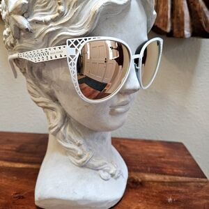 Prive Revaux "The Monarch" Polarized Cat Eye Sunglasses White w/Pink Lenses